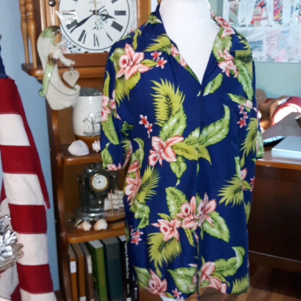 Pacific & Co Hawaiian men's shirt.